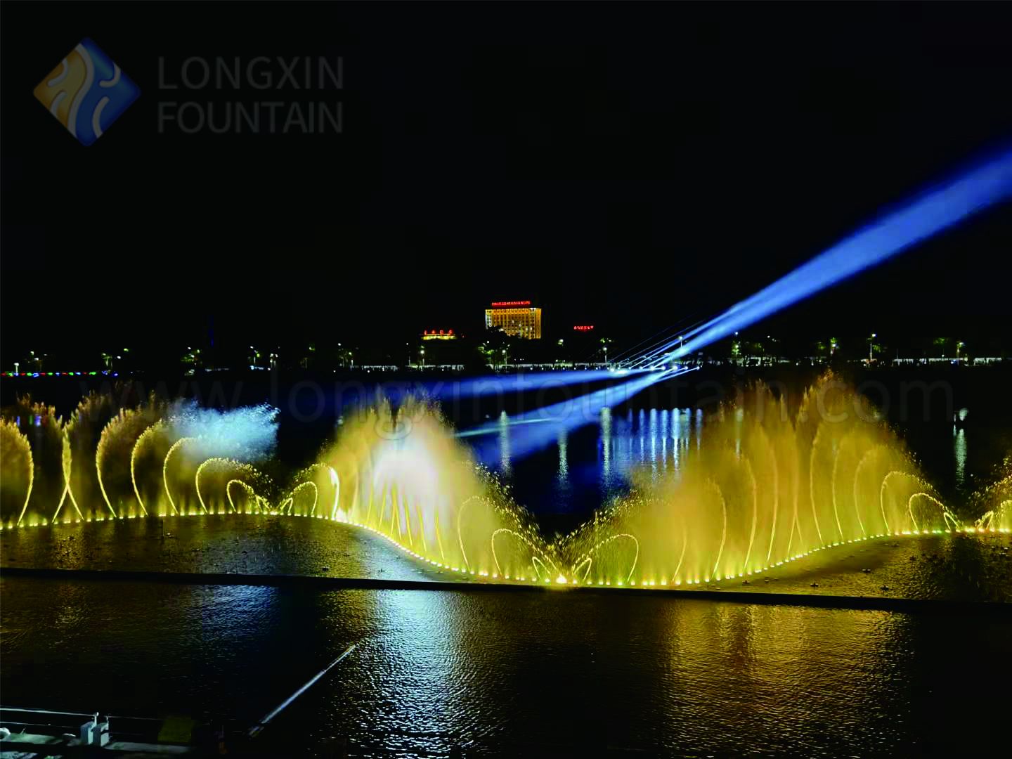 Cool and shocking! So beautiful! This Internet fashion music fountain, go viral on the internet, is here in Hainan!